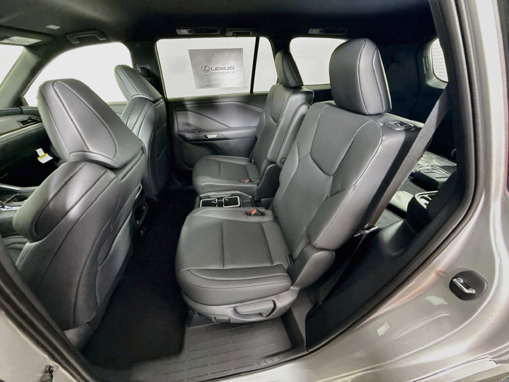 New 2026 Lexus TX 500h AWD w/ Technology Package image 17
