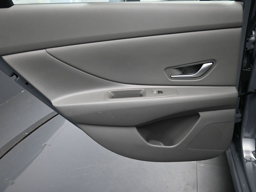 Used 2023 Hyundai Elantra SEL w/ Convenience Package image 21