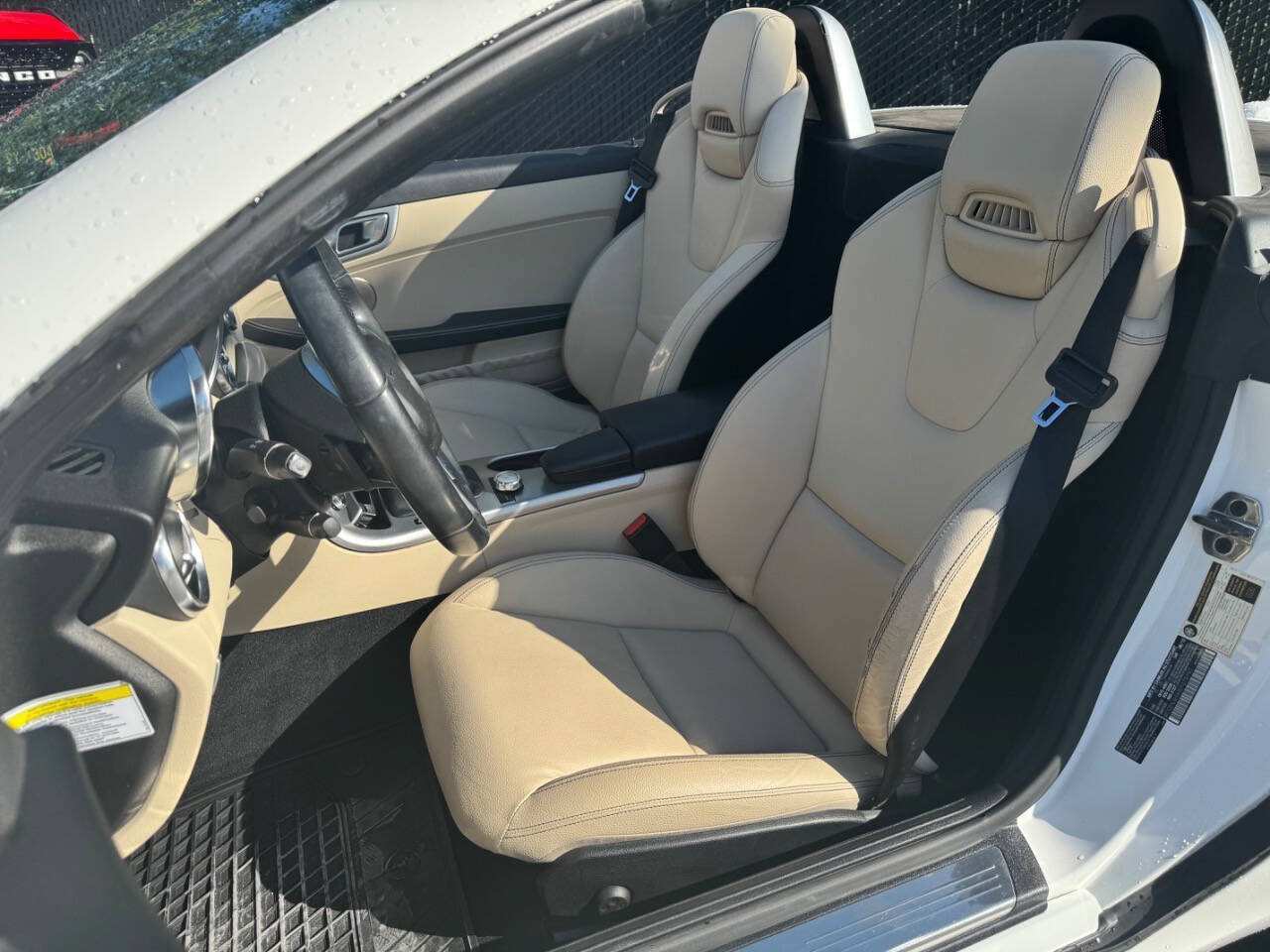 Used 2014 Mercedes-Benz SLK 250 image 16