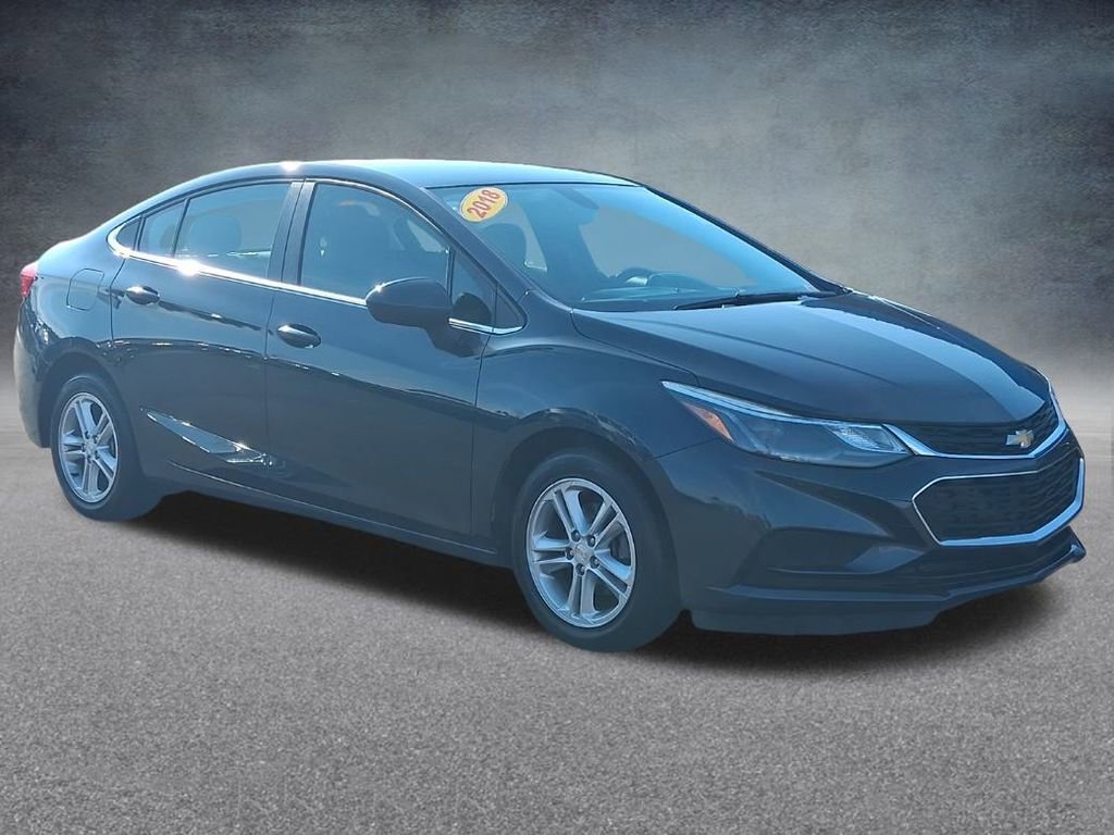 Used 2018 Chevrolet Cruze LT w/ LT Convenience Package image 3