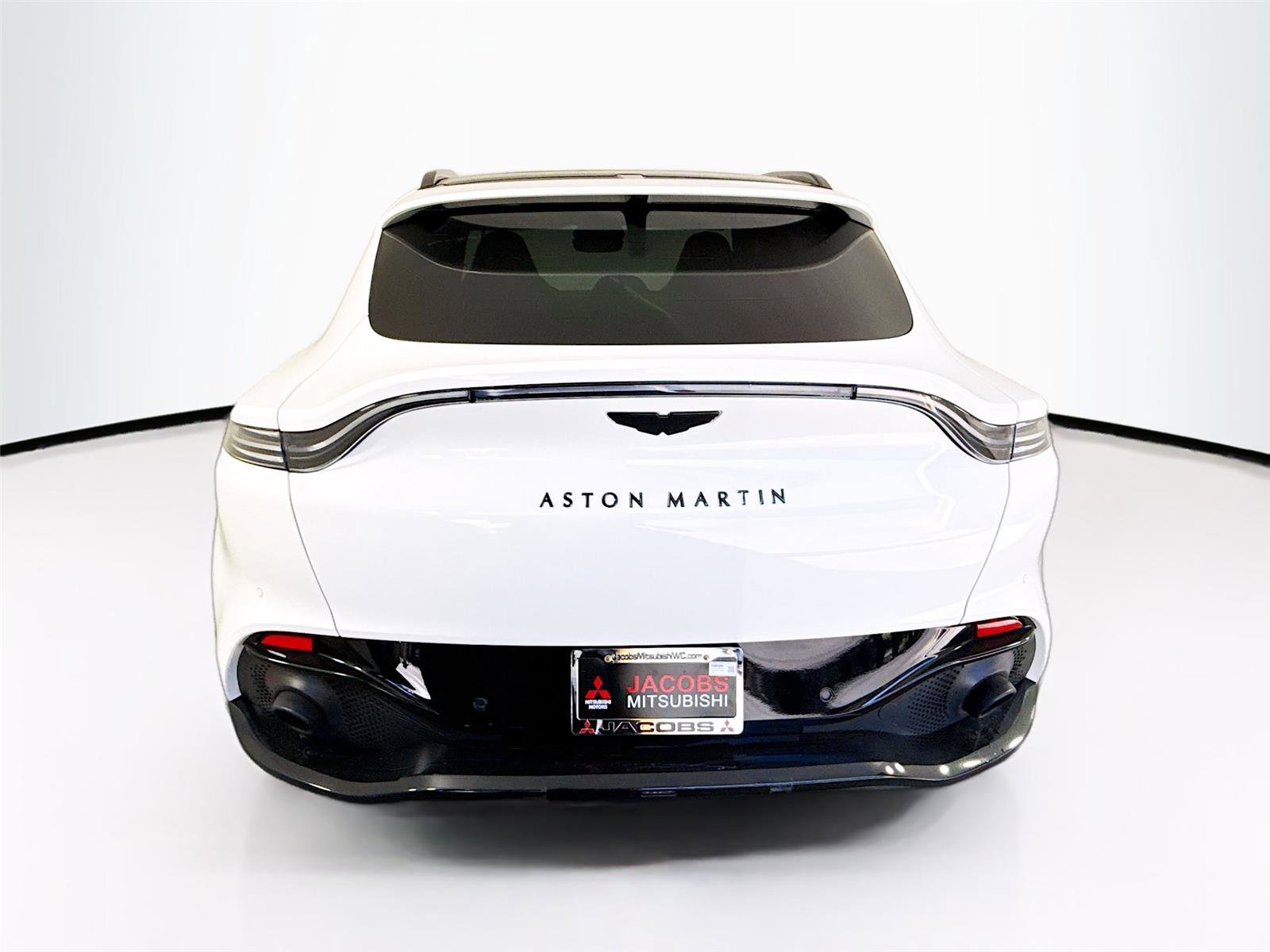 Used 2022 Aston Martin DBX image 6