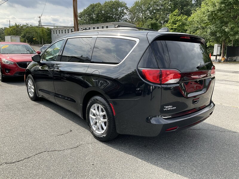 Used 2020 Chrysler Voyager Lxi FWD image 7