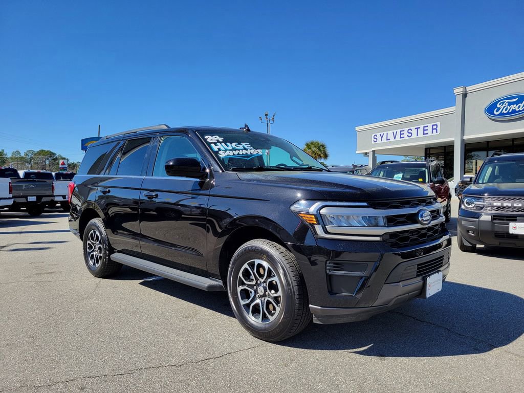 Used 2024 Ford Expedition XLT image 7