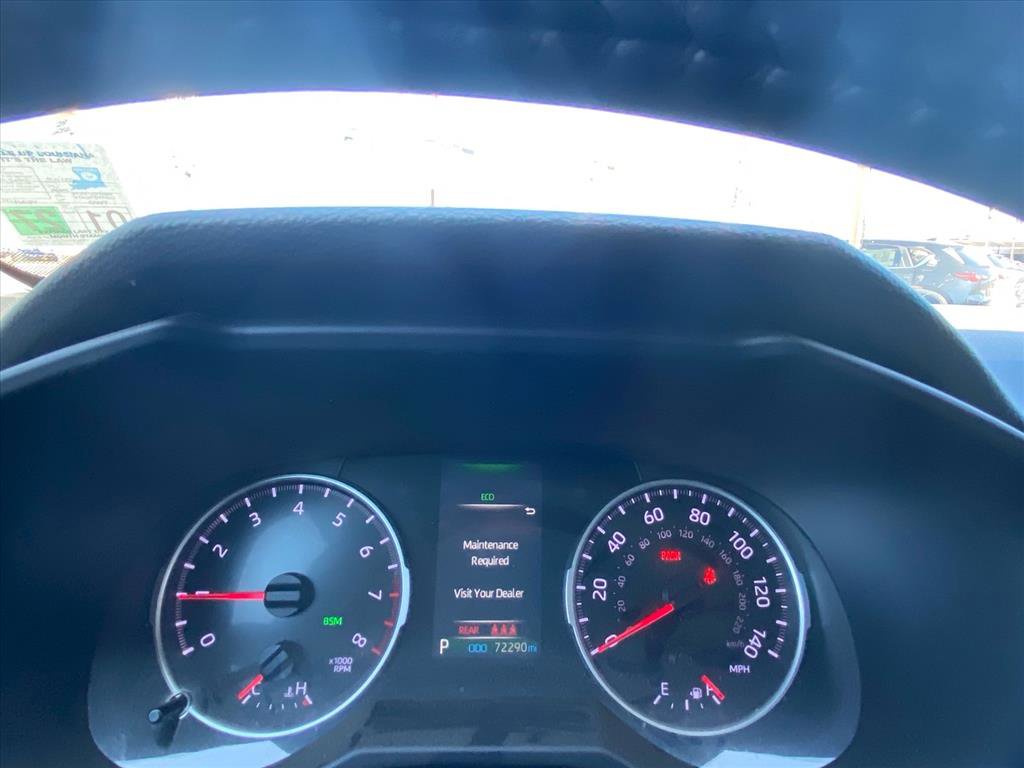 Used 2021 Toyota RAV4 XLE w/ XLE Grade Weather Package image 5