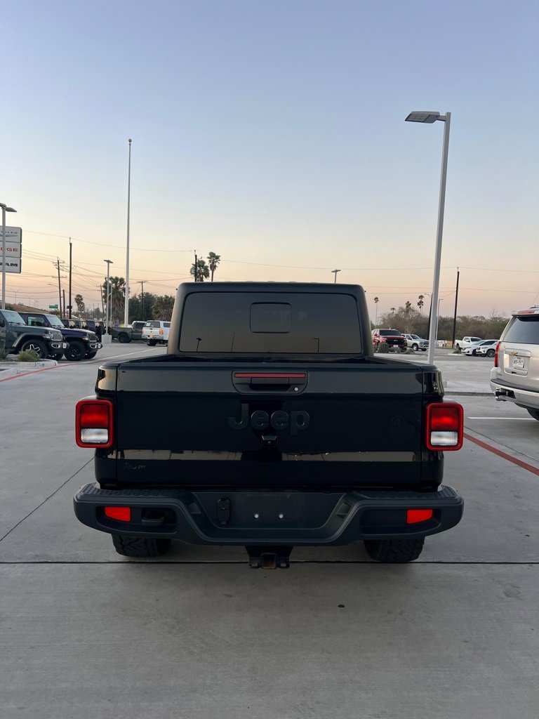 Used 2023 Jeep Gladiator Willys image 3