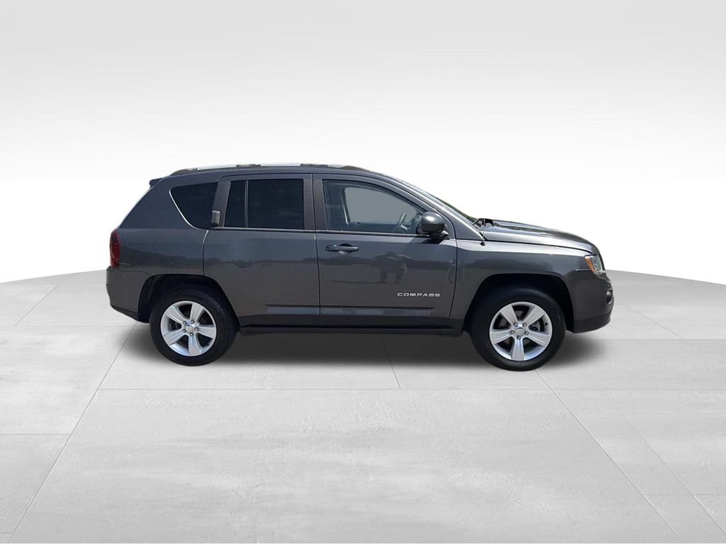 Used 2015 Jeep Compass Sport w/ Power Value Group FWD image 2