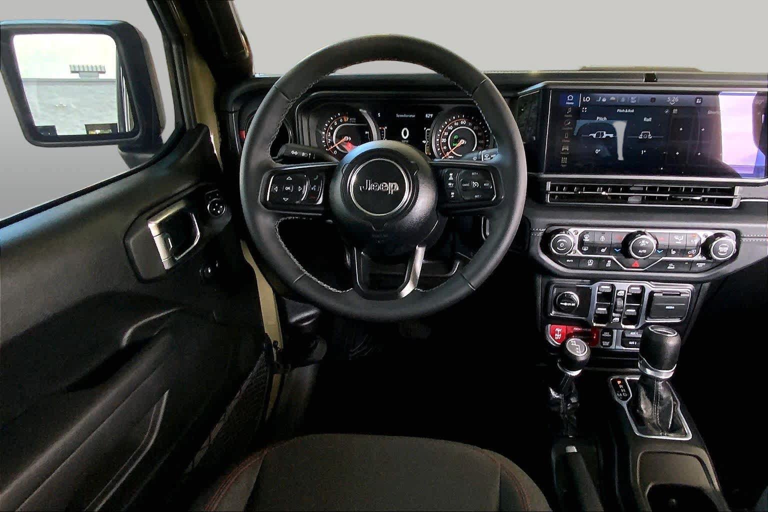 Used 2025 Jeep Gladiator Rubicon w/ Convenience Group AWD/4WD image 7