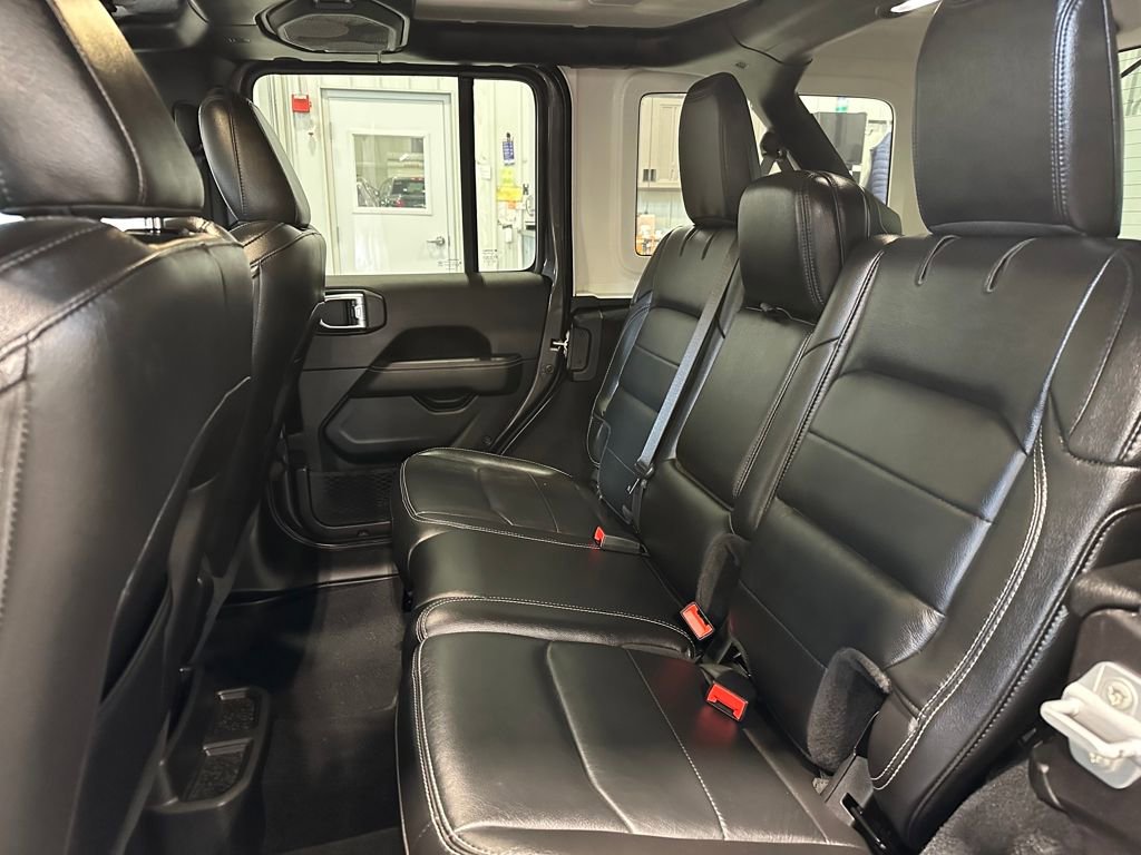 Used 2019 Jeep Wrangler Unlimited Sahara w/ Cold Weather Group AWD/4WD image 26