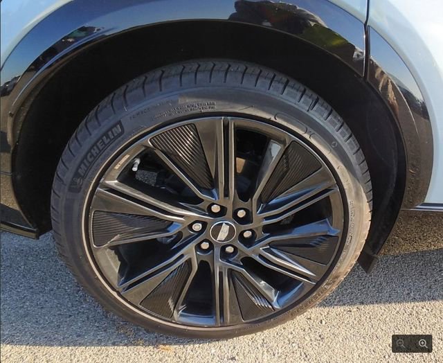 Used 2025 Cadillac Lyriq Sport image 12