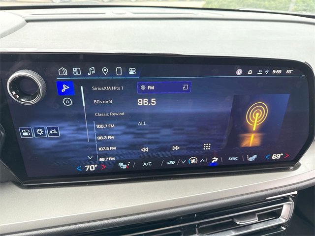 Used 2025 Chevrolet Traverse LT image 16