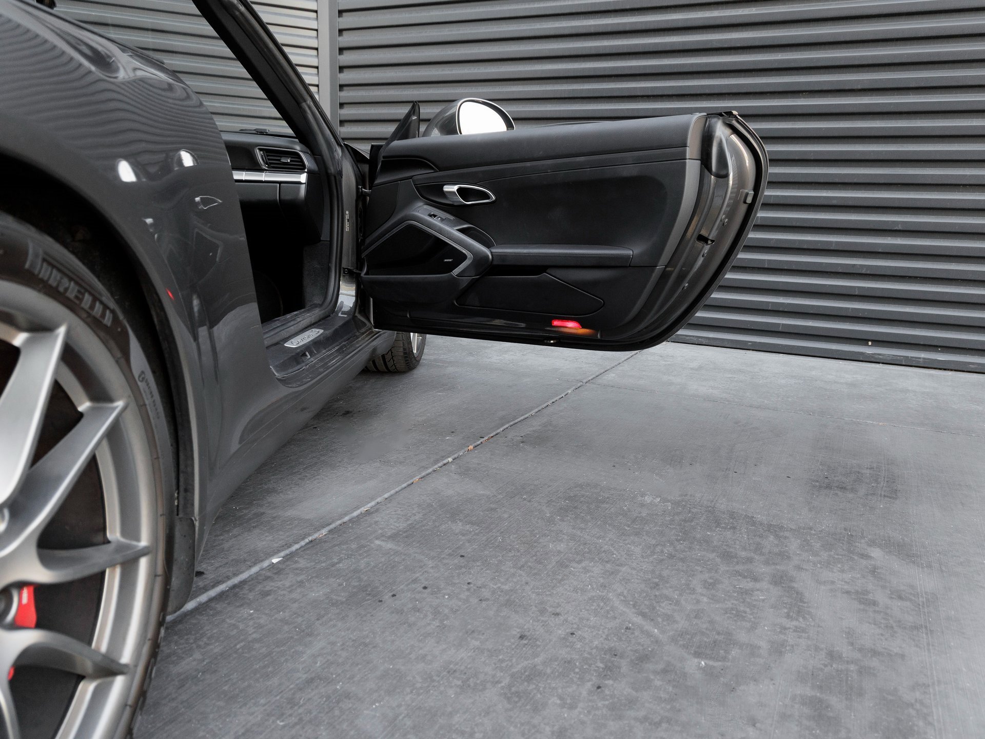 Used 2016 Porsche 911 Carrera S image 31