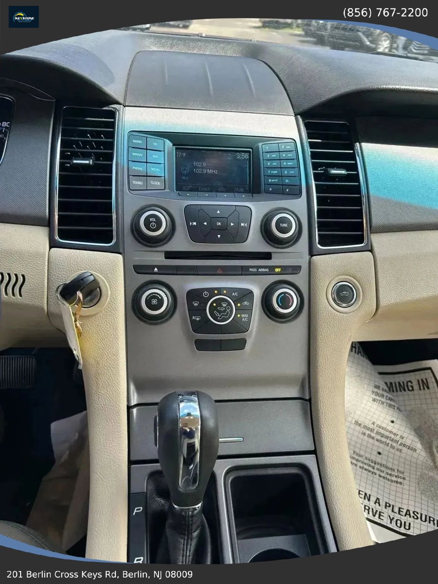 Used 2019 Ford Taurus SE image 16