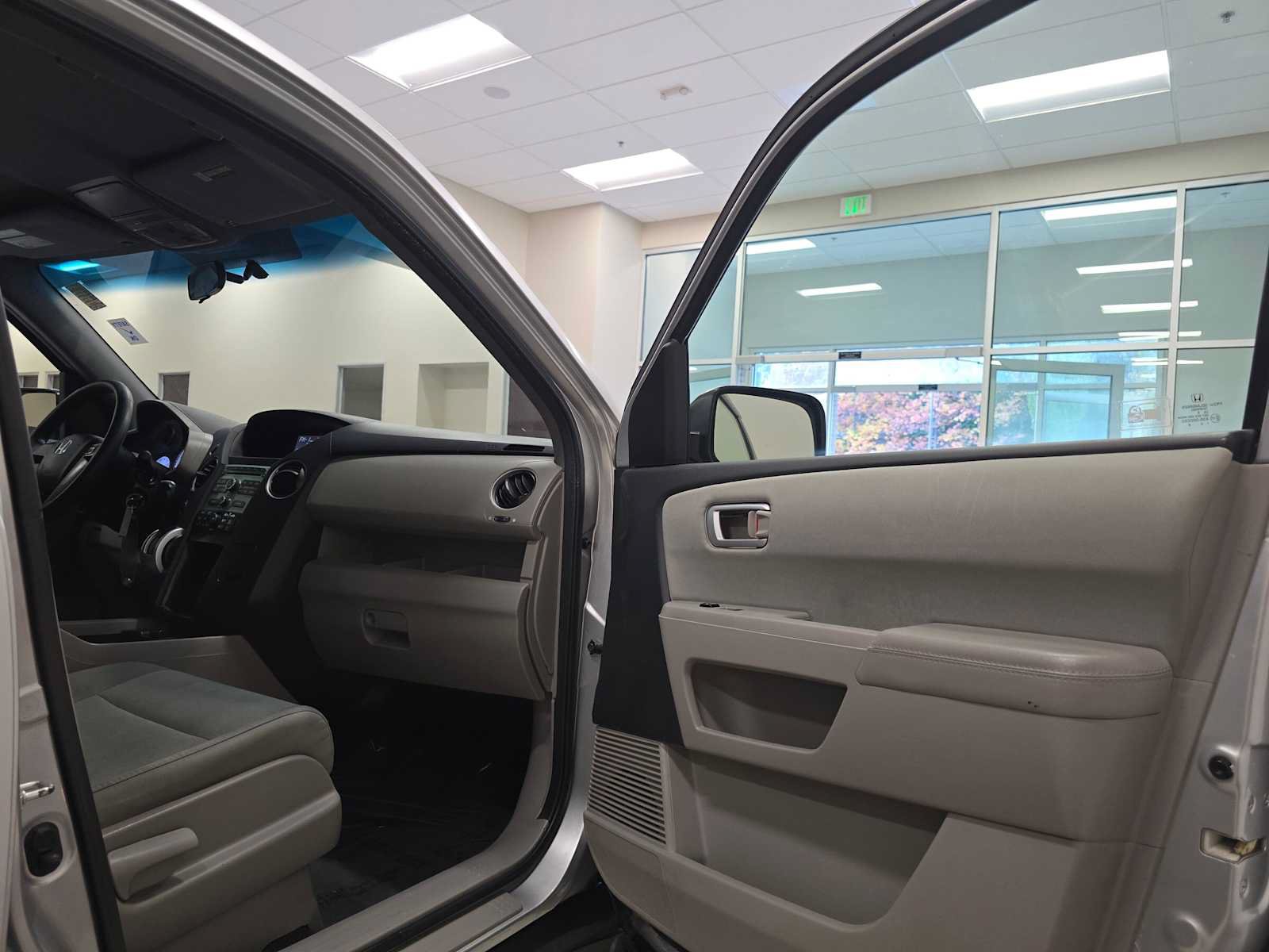 Used 2010 Honda Pilot LX image 27