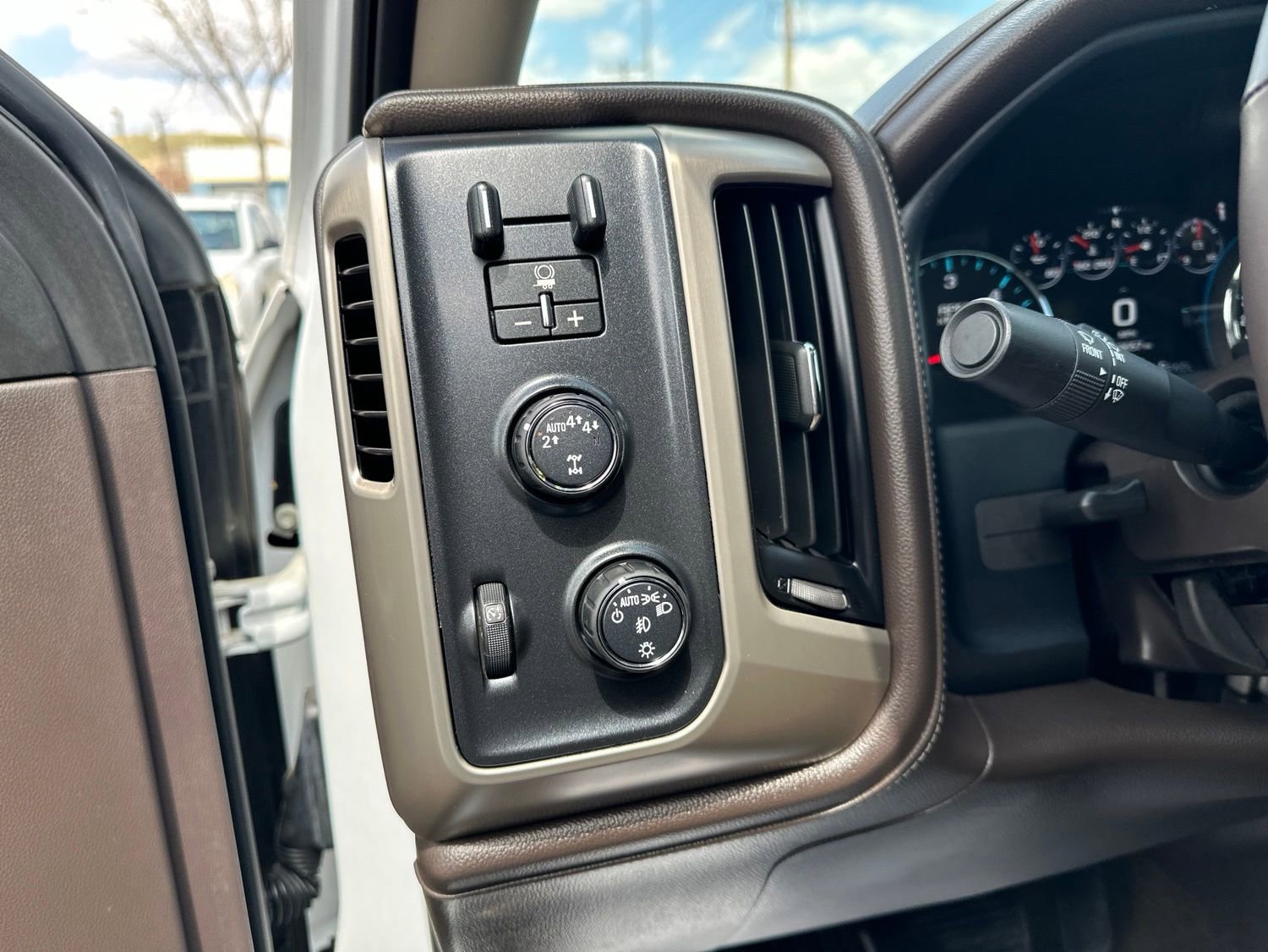 Used 2017 GMC Sierra 1500 Denali w/ Denali Ultimate Package AWD/4WD image 17