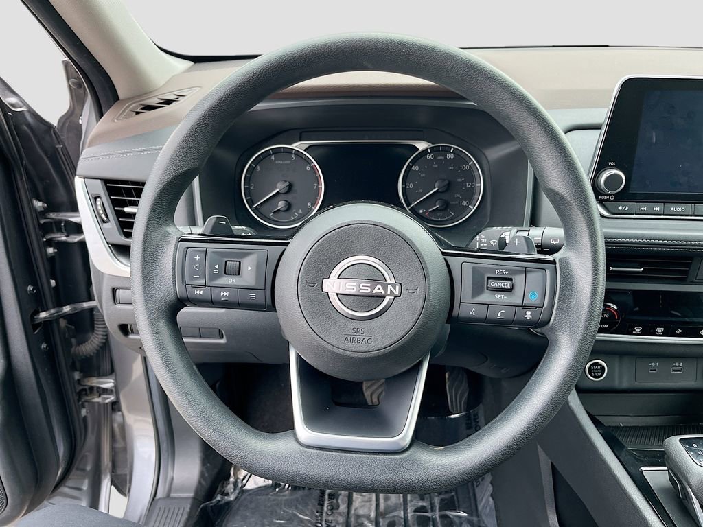 Used 2023 Nissan Rogue SV image 11
