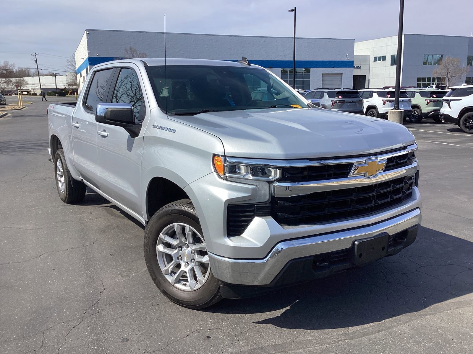 Used 2022 Chevrolet Silverado 1500 LT image 1