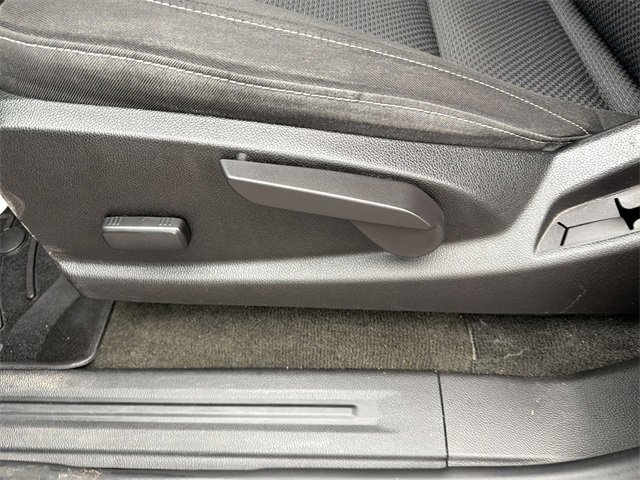 Used 2016 Chevrolet Colorado LT w/ LT Convenience Package image 16