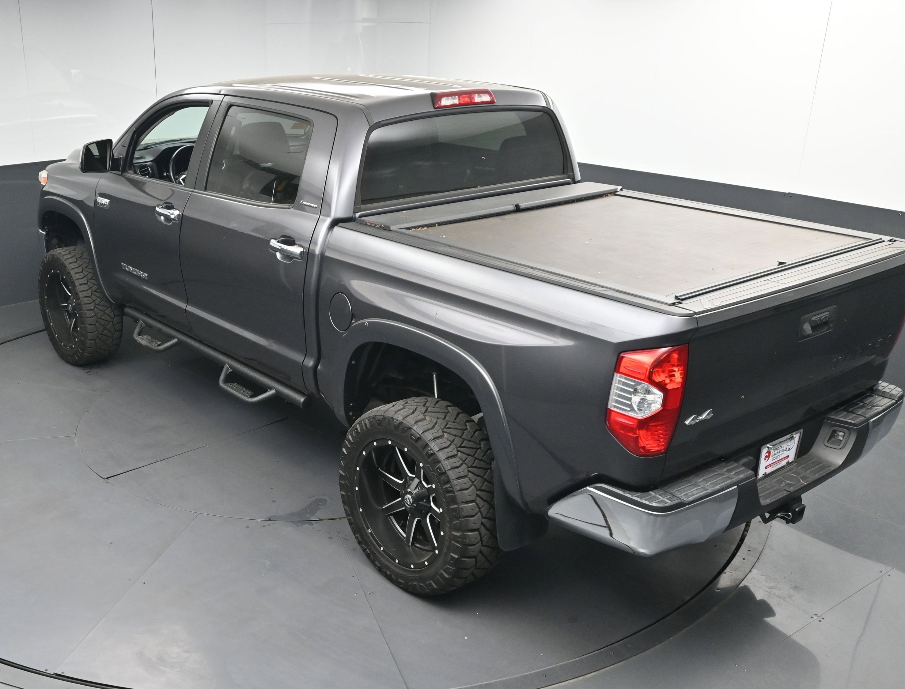 Used 2018 Toyota Tundra Limited AWD/4WD image 38