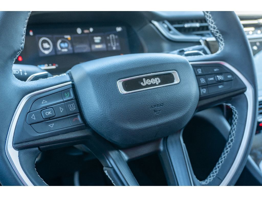Used 2024 Jeep Grand Cherokee L Laredo image 33