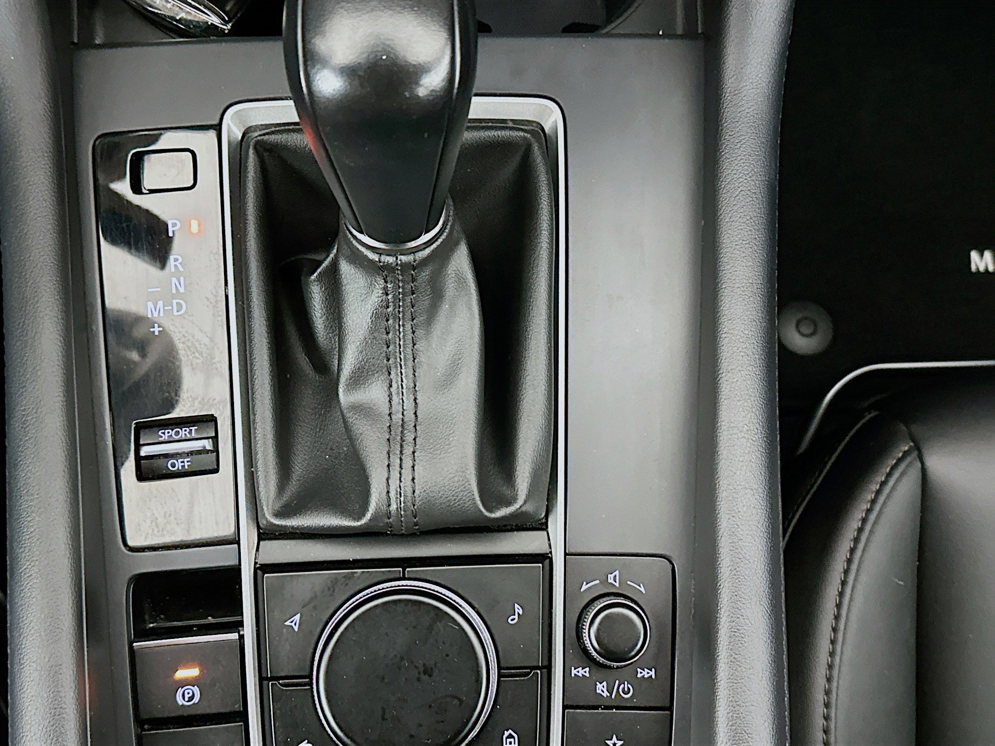 Used 2022 MAZDA MAZDA3 s image 23