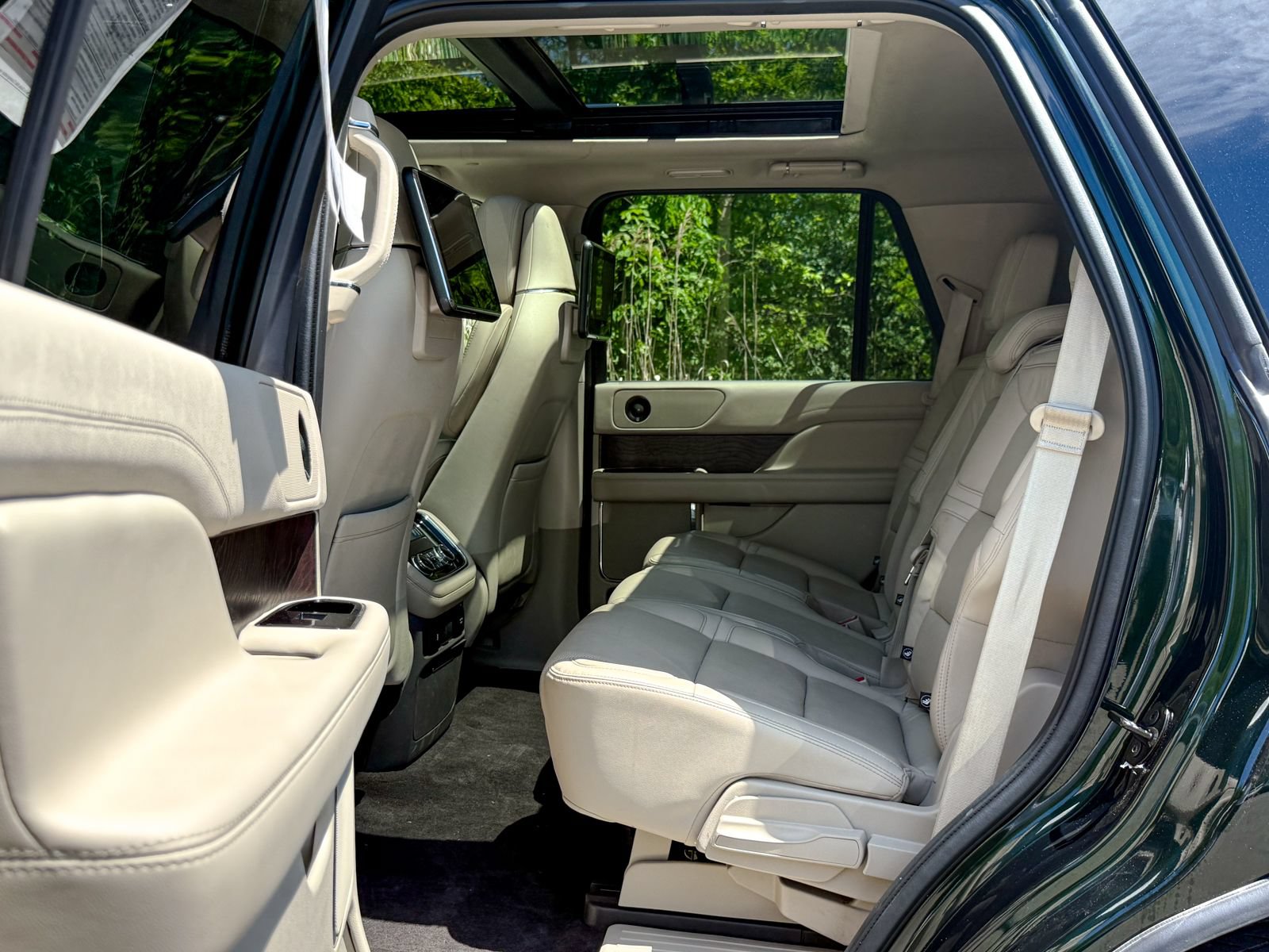 Used 2021 Lincoln Navigator Reserve AWD/4WD image 19