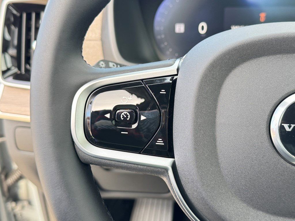 New 2026 Volvo XC90 B6 Plus w/ Protection Package Premier image 27