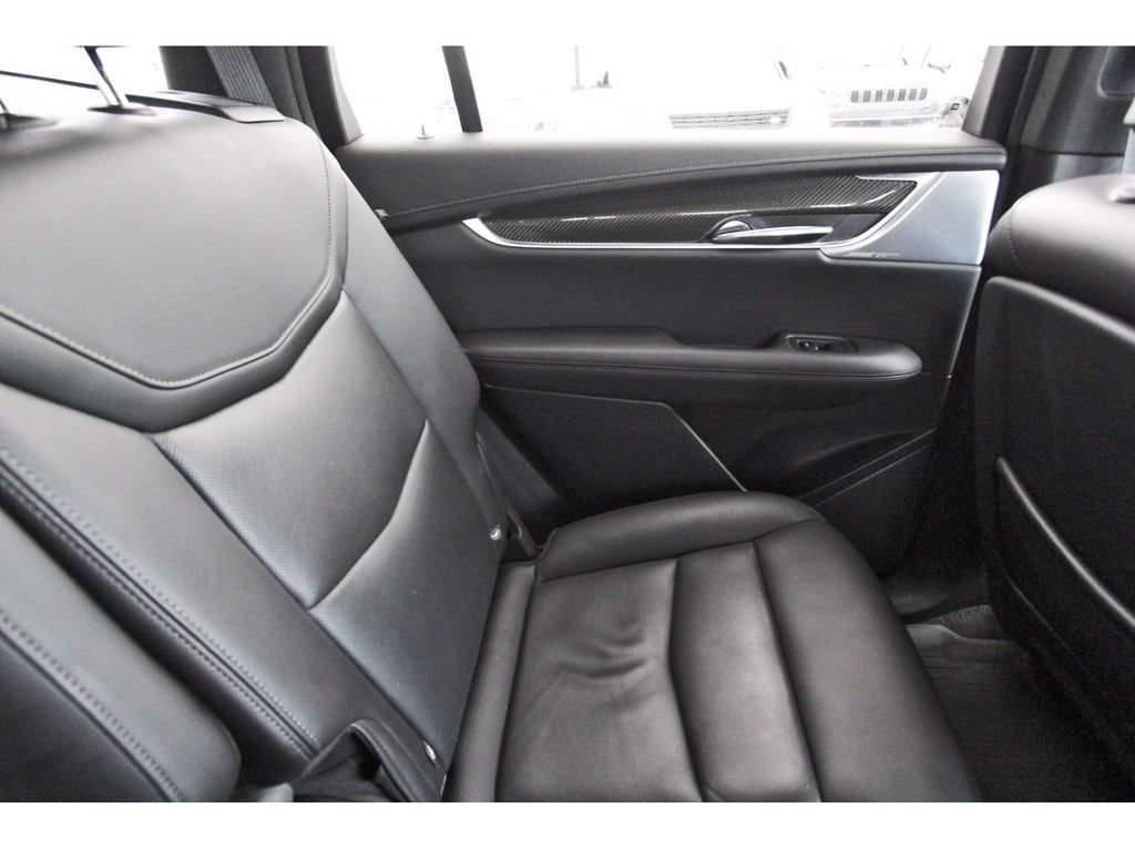 Certified 2024 Cadillac XT6 Sport w/ Technology Package AWD/4WD image 11