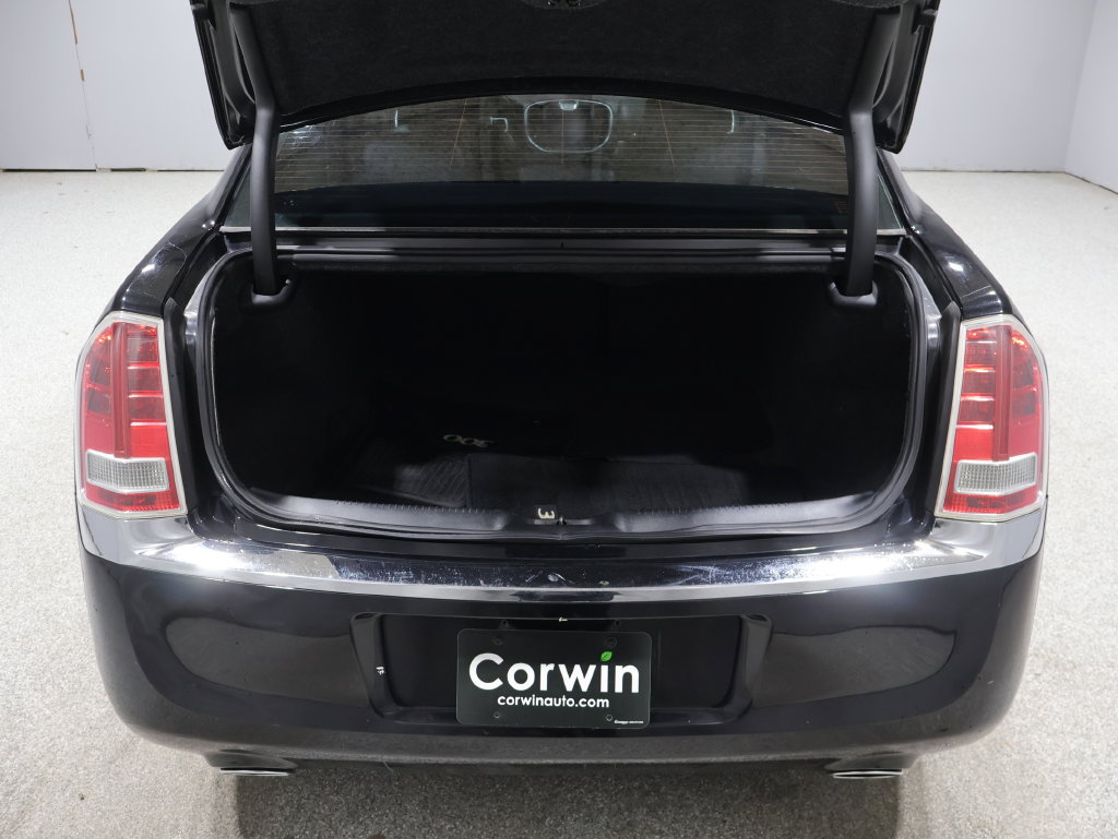 Used 2013 Chrysler 300 RWD image 27
