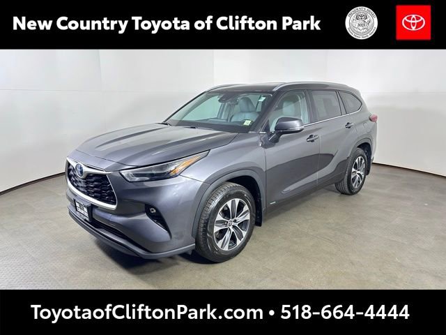 Used 2023 Toyota Highlander XLE AWD/4WD image 7