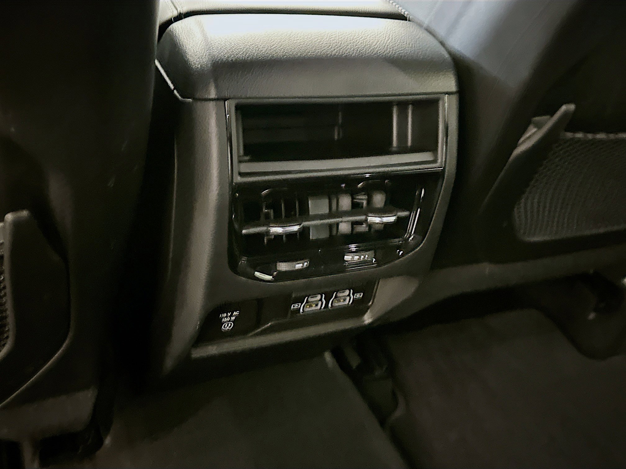 Used 2023 Jeep Grand Cherokee Altitude image 27