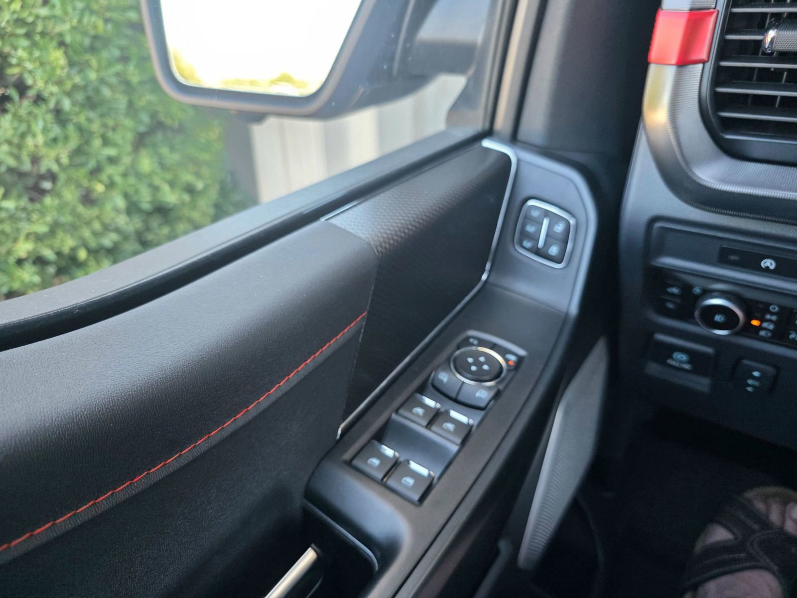 Used 2025 Ford F150 Raptor AWD/4WD image 52