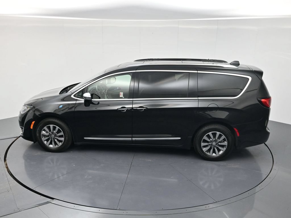 Used 2020 Chrysler Pacifica Limited FWD image 43