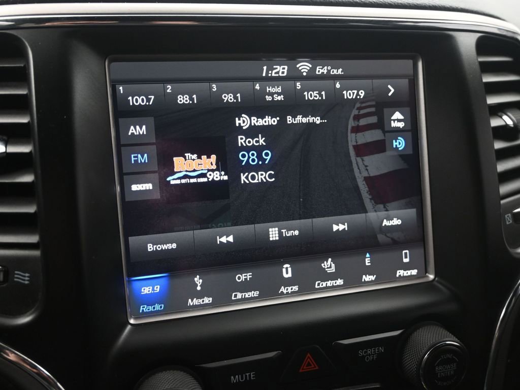 Used 2018 Jeep Grand Cherokee Altitude image 17