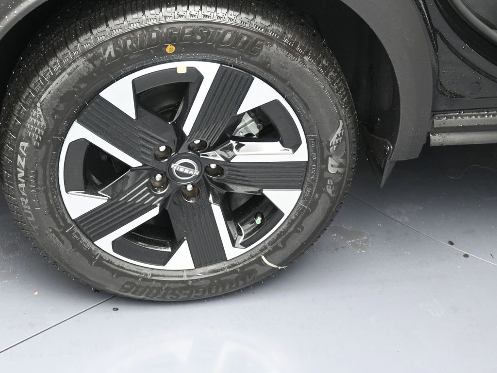 New 2026 Nissan Kicks SV w/ Cold Weather Package AWD/4WD image 5