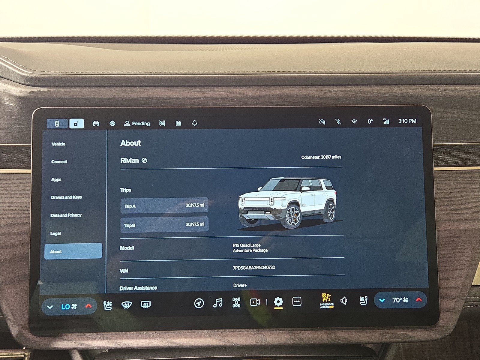 Used 2024 Rivian R1S Adventure AWD/4WD image 29