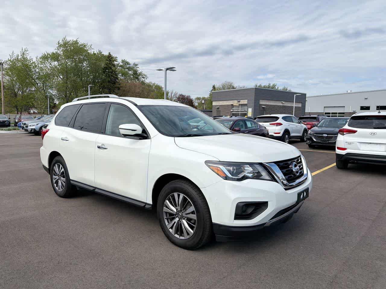 Used 2019 Nissan Pathfinder SL AWD/4WD image 15