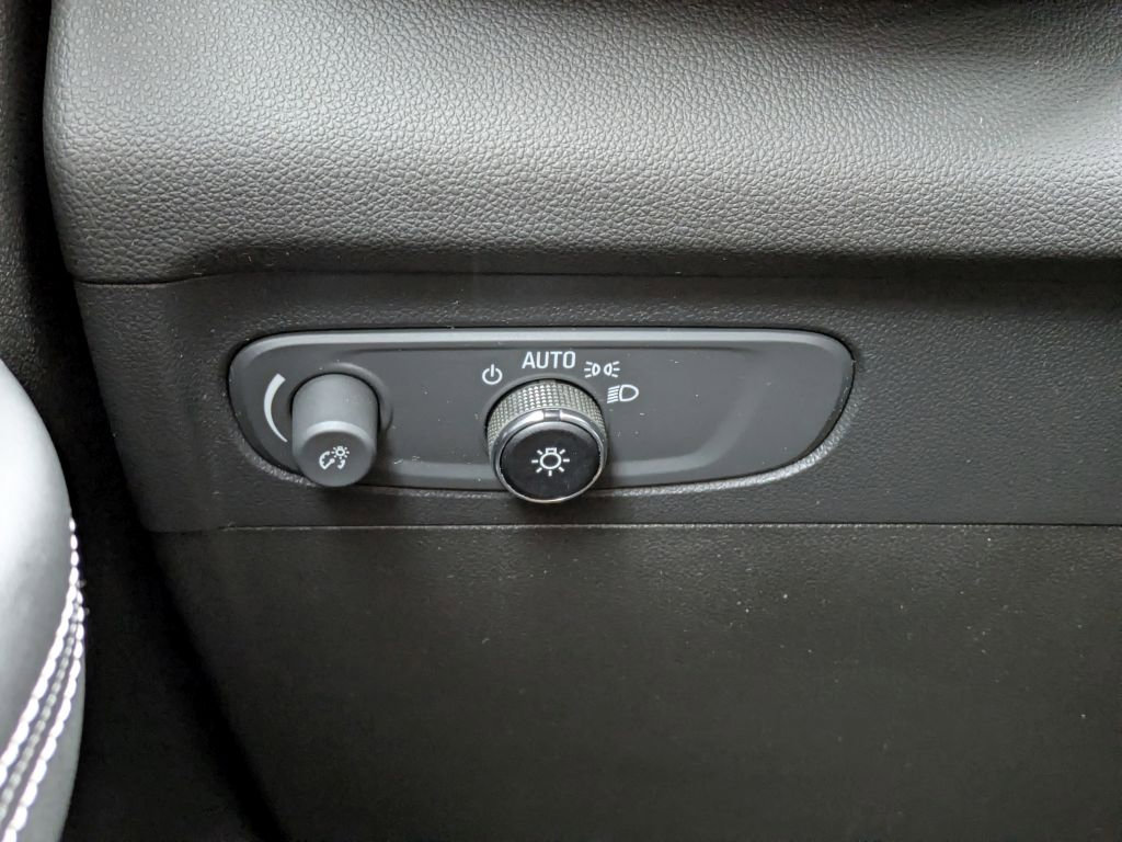 Certified 2023 Buick Envision Essence AWD/4WD image 16