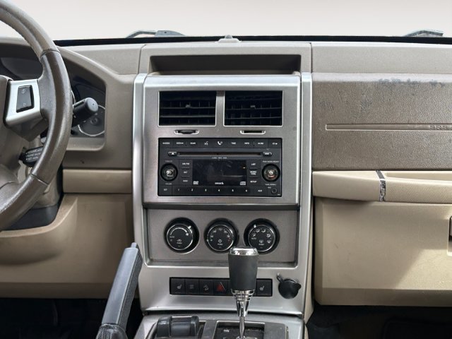 Used 2008 Jeep Liberty Limited w/ Premium Group II AWD/4WD image 11