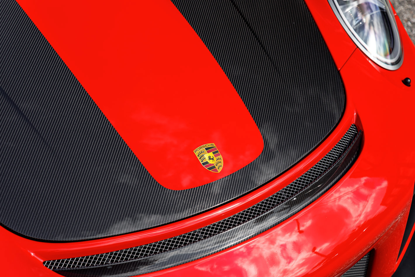 Used 2018 Porsche 911 GT2 RS RWD image 9