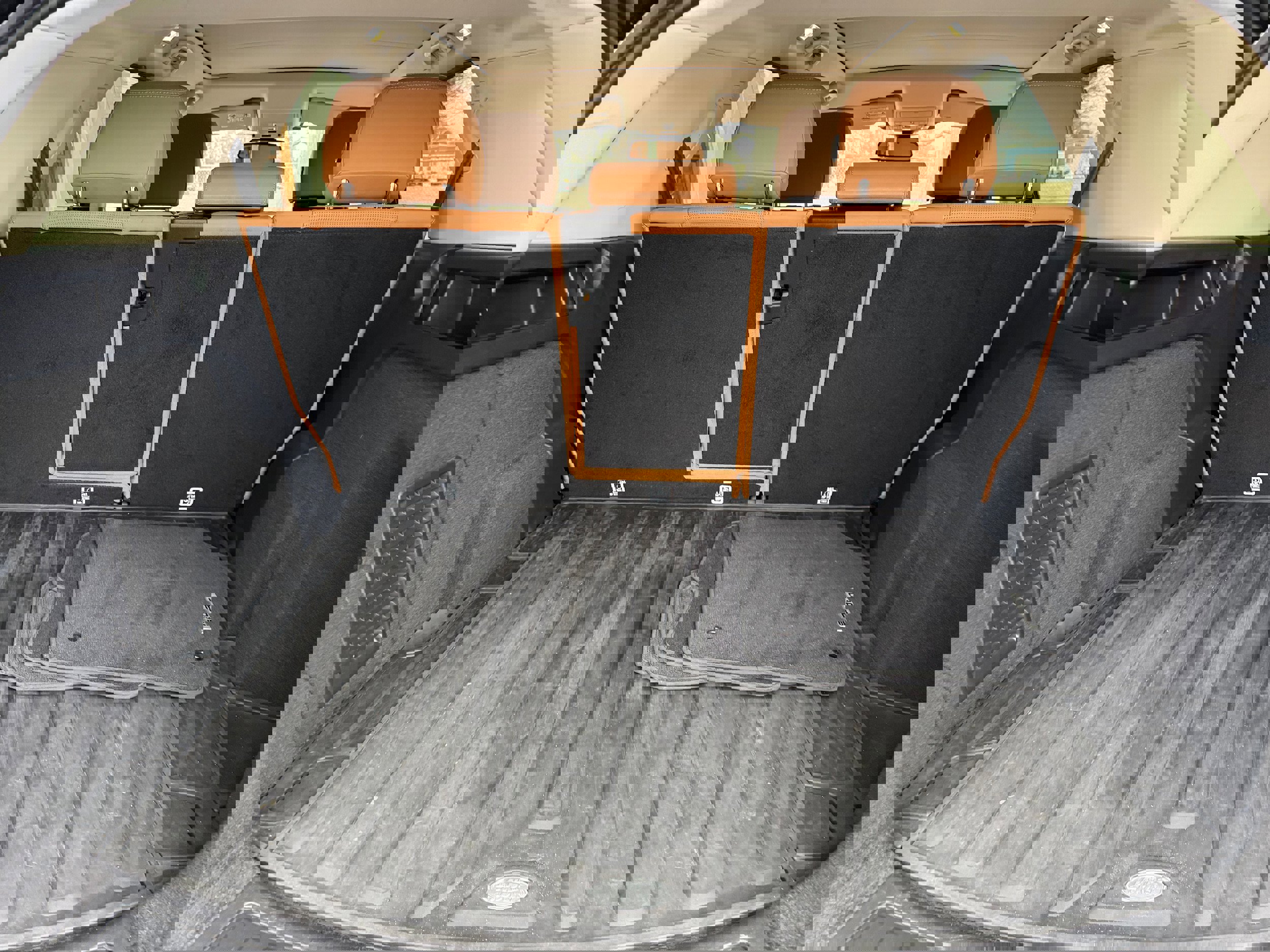 Used 2019 Land Rover Discovery Sport HSE Luxury image 34