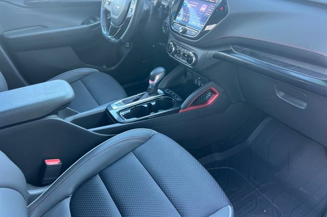 Used 2023 Chevrolet TrailBlazer RS w/ Sun and Liftgate Package image 19