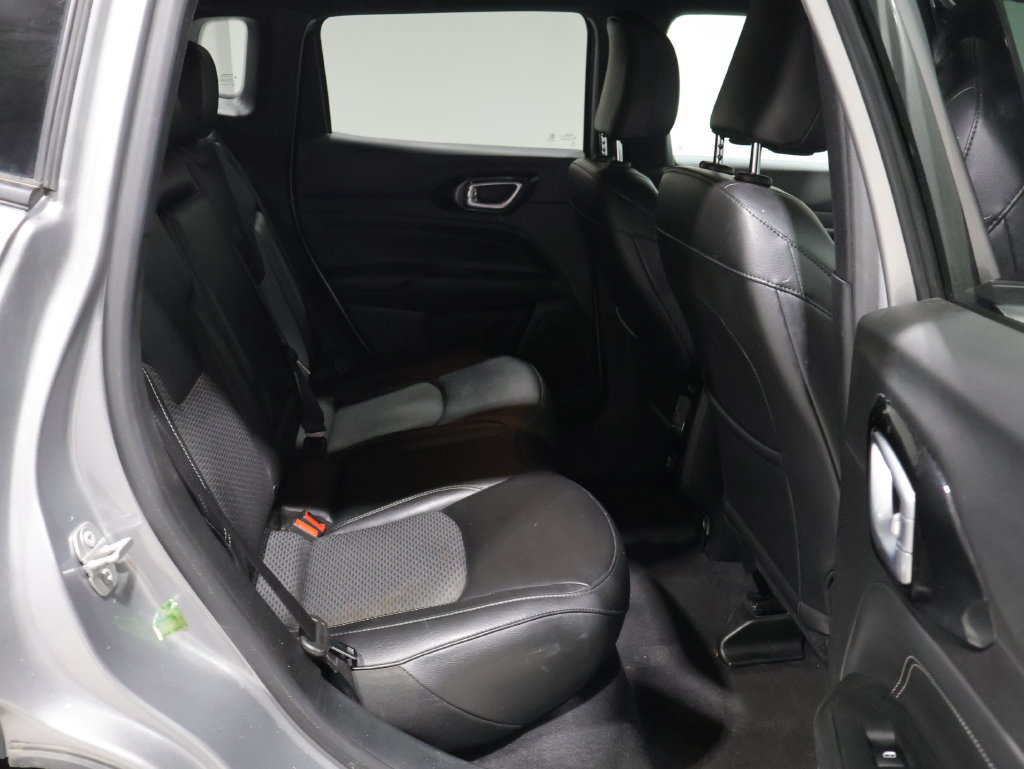 Used 2023 Jeep Compass Latitude AWD/4WD image 21