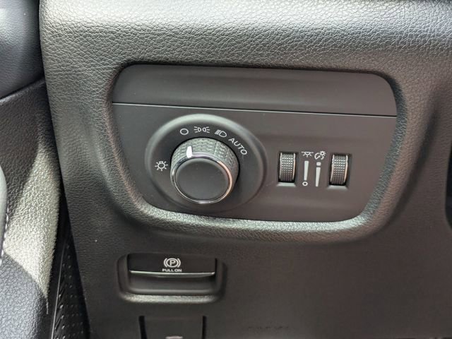Used 2024 Jeep Grand Cherokee L Altitude AWD/4WD image 33