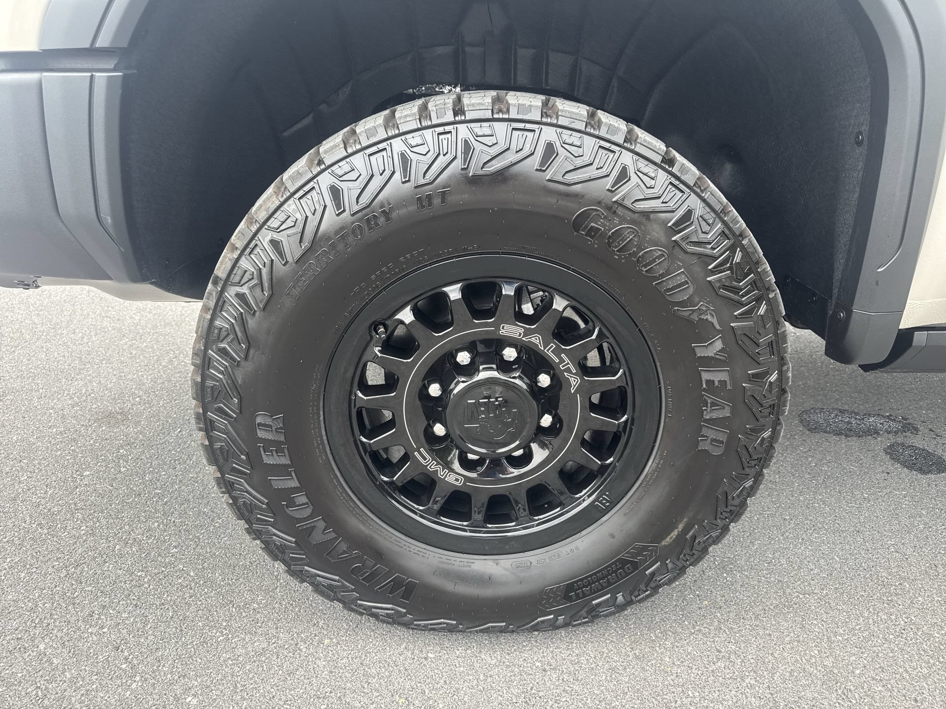 New 2026 GMC Sierra 2500 AT4X w/ AT4X AEV Edition AWD/4WD image 19