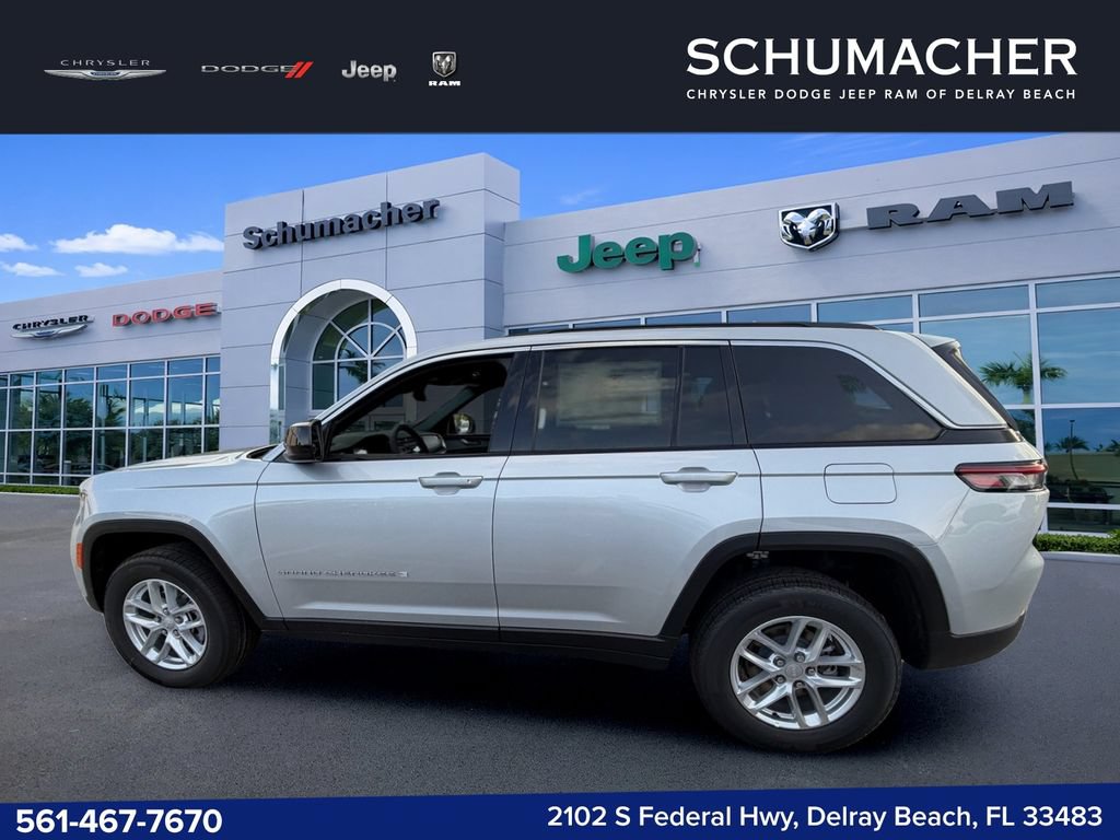 New 2026 Jeep Grand Cherokee Laredo RWD image 4