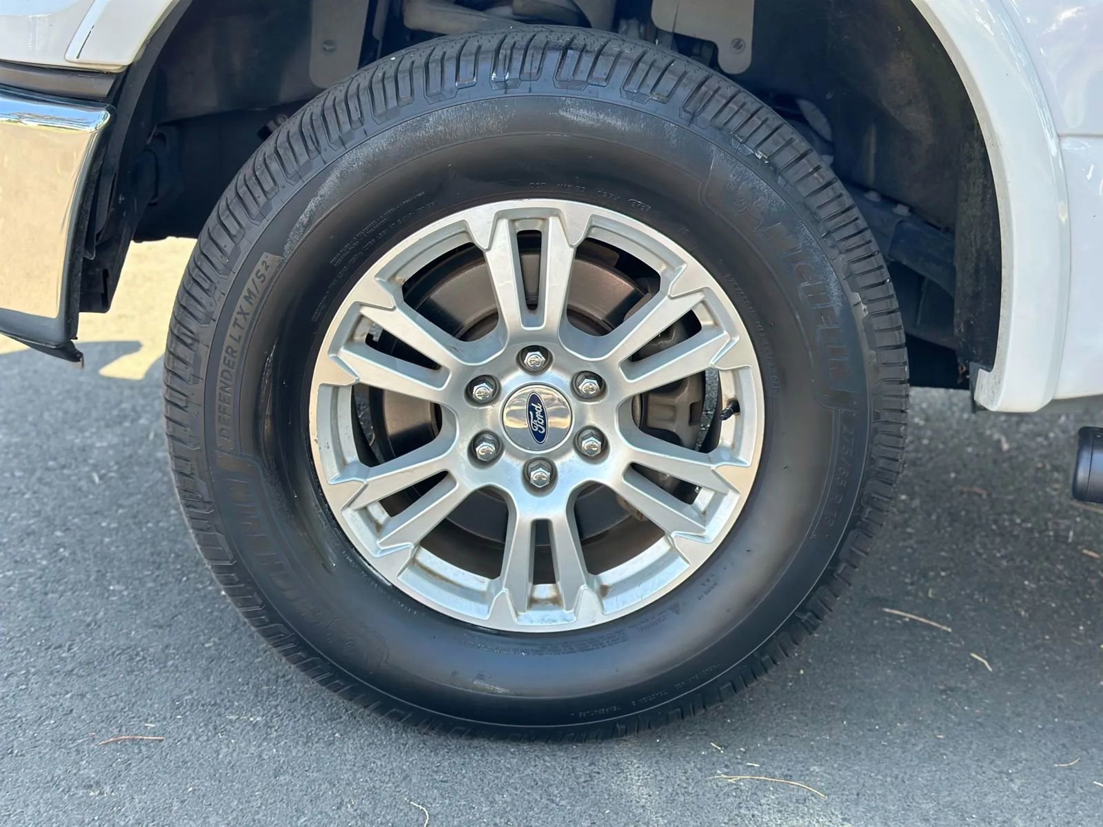 Used 2015 Ford F150 Lariat w/ Equipment Group 501A Mid image 23