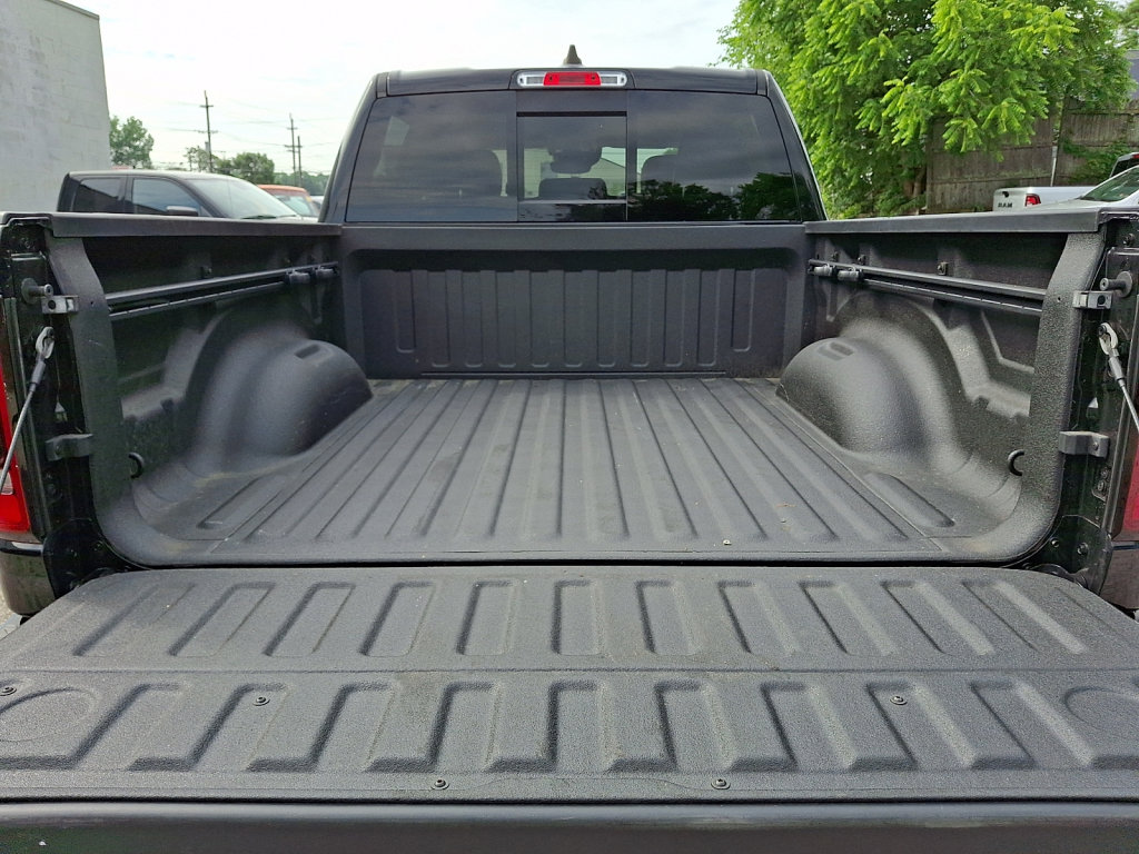 Used 2022 RAM 1500 Laramie AWD/4WD image 17