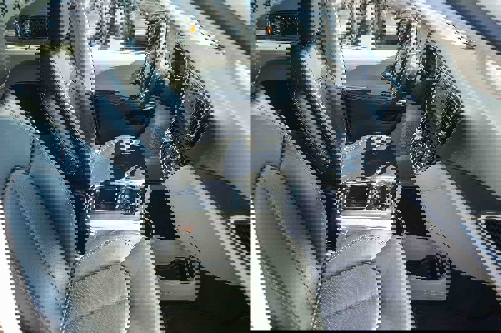 Used 2024 Chrysler Pacifica Touring-L image 14