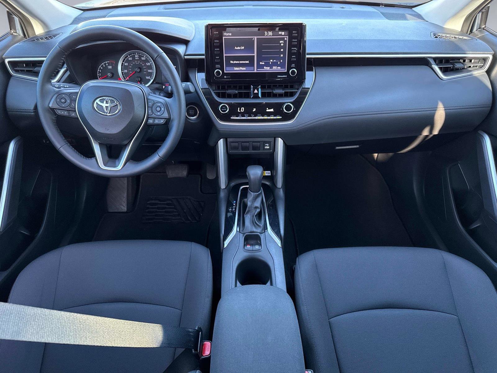 Used 2022 Toyota Corolla Cross LE image 16