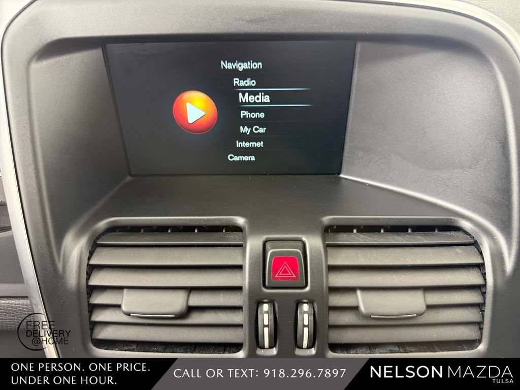 Used 2016 Volvo XC60 T5 w/ Proximity Package FWD image 28